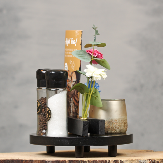 Unieke tafelplanken met kaarthouder | Dining Deco