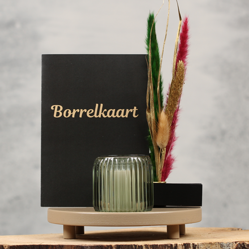 Smaakvolle horeca tafel planken met kaarthouder | Dining Deco