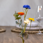 Kunst bloemboeket met voorjaarskleuren | Dining Deco