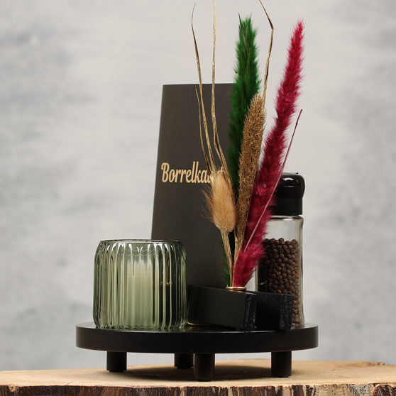 Sfeervolle tafeldecoratie planken compleet met kaarthouder | Dining Deco