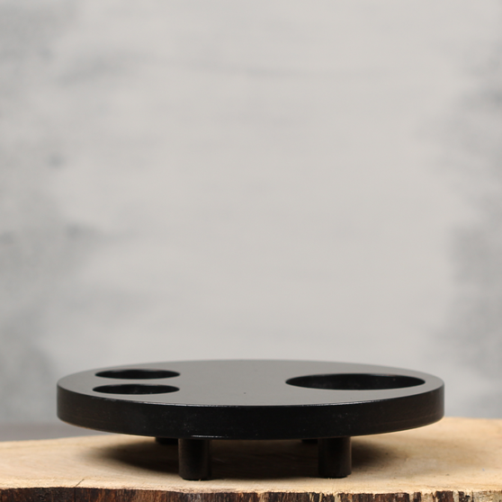 Ronde zwarte tafelplanken met uitsparingen | Dining Deco
