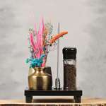 Smaakvolle compacte tafelplank met kaartklem voor kleine horeca tafels | Dining Deco